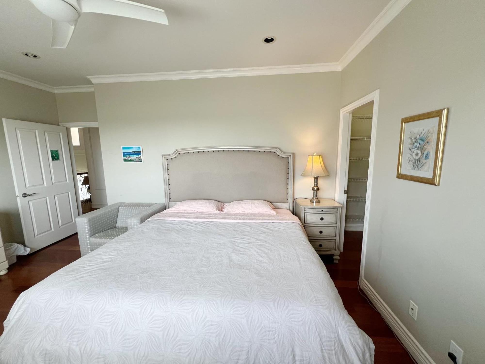 A Cozy Bedroom With A Private Washroom Close To Yvr Richmond Exterior foto