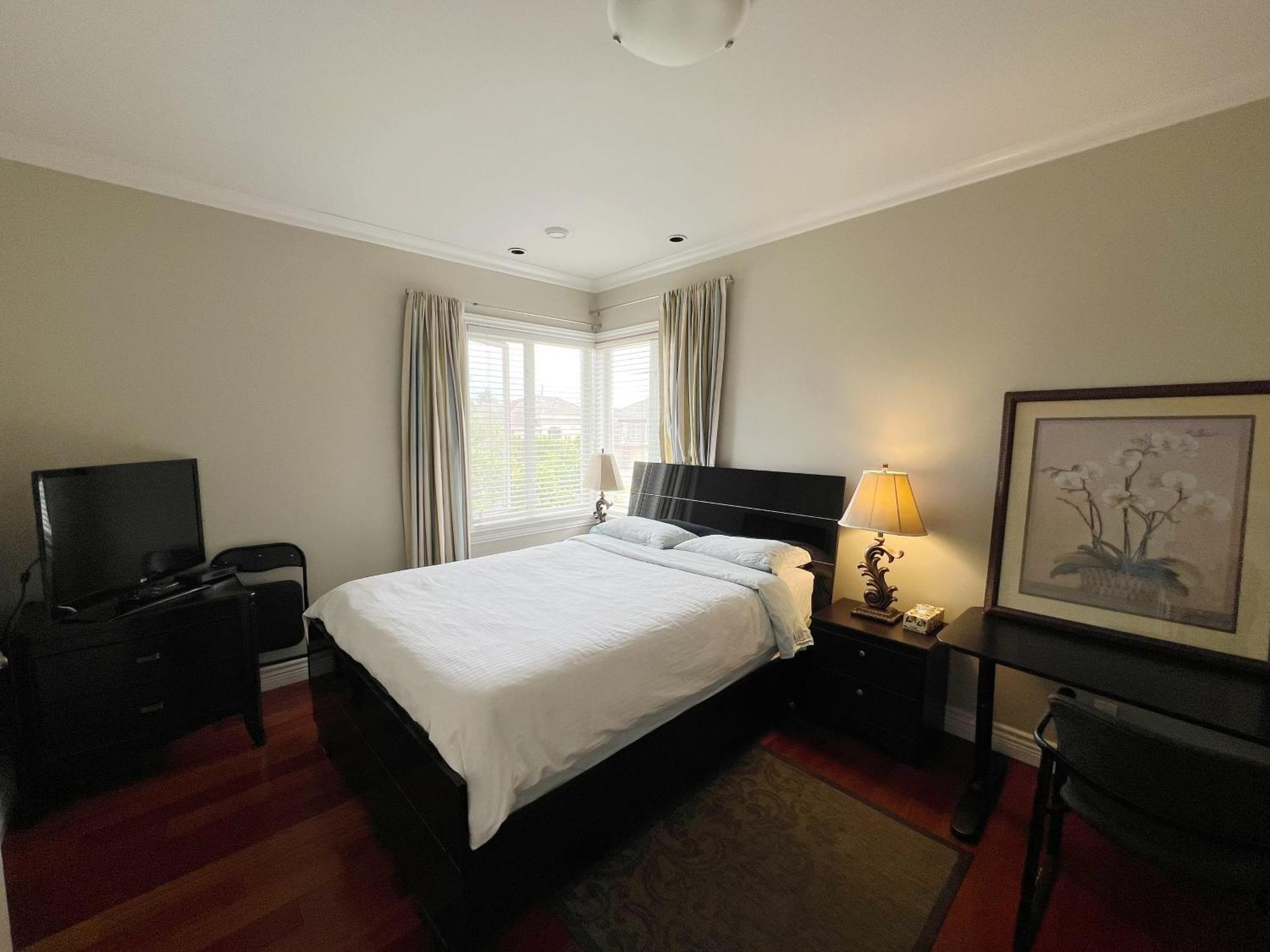 A Cozy Bedroom With A Private Washroom Close To Yvr Richmond Exterior foto